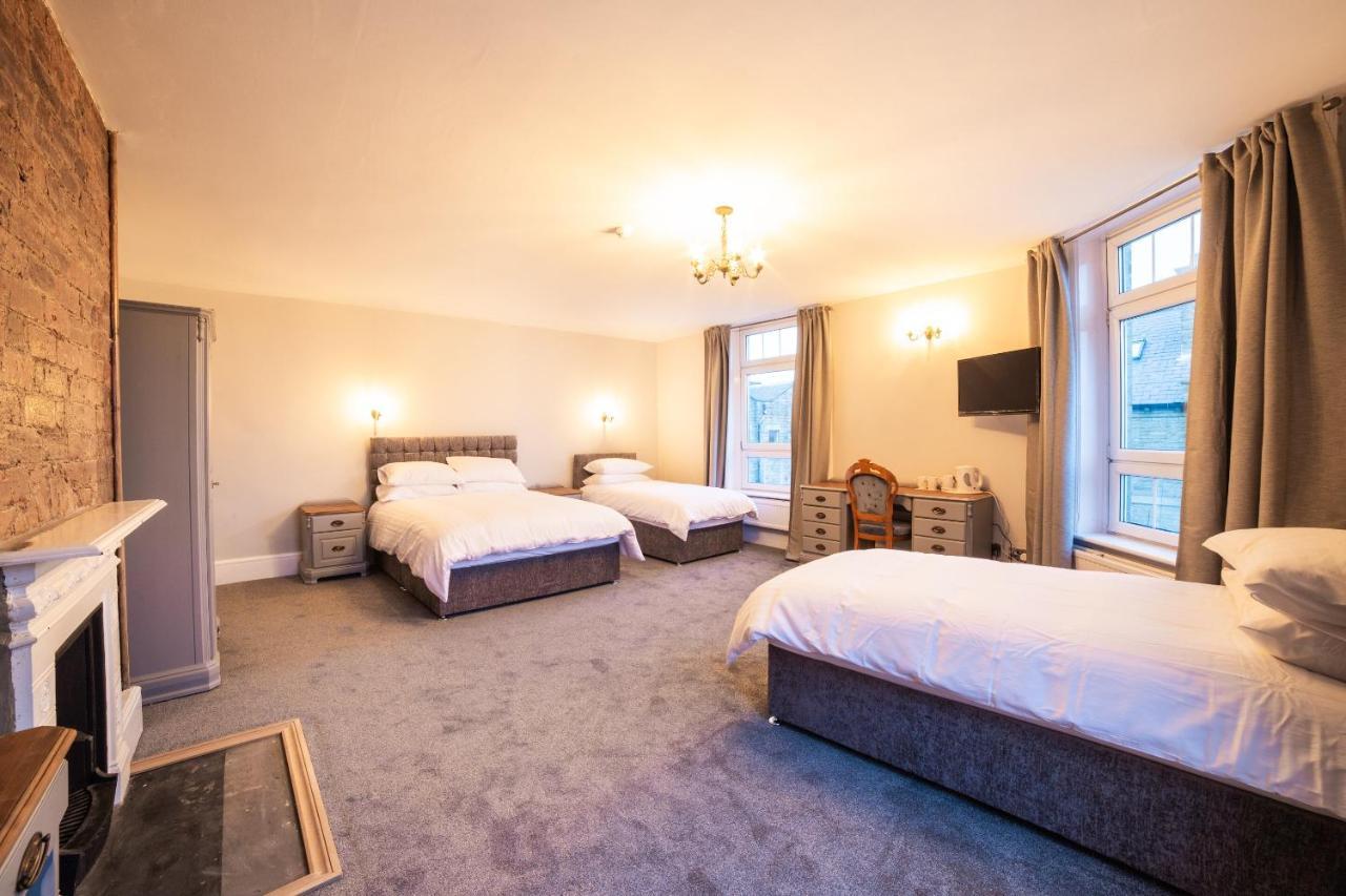 Churchill's Hotel 2*